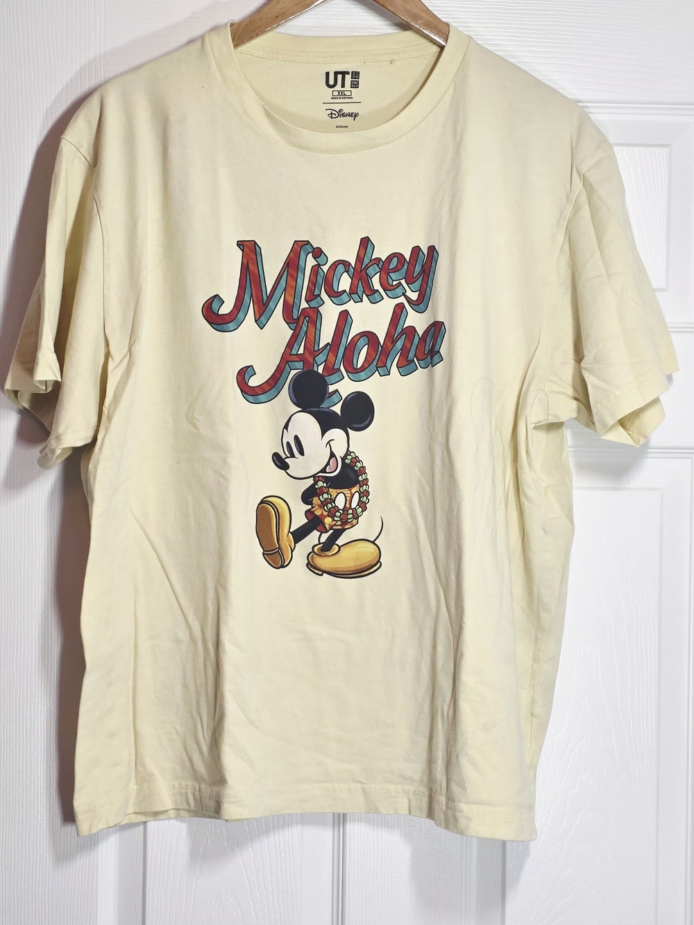 Disney Uniqlo Mickey Aloha T-Shirt Pale Yellow Hawaiian Theme Size XXL Large